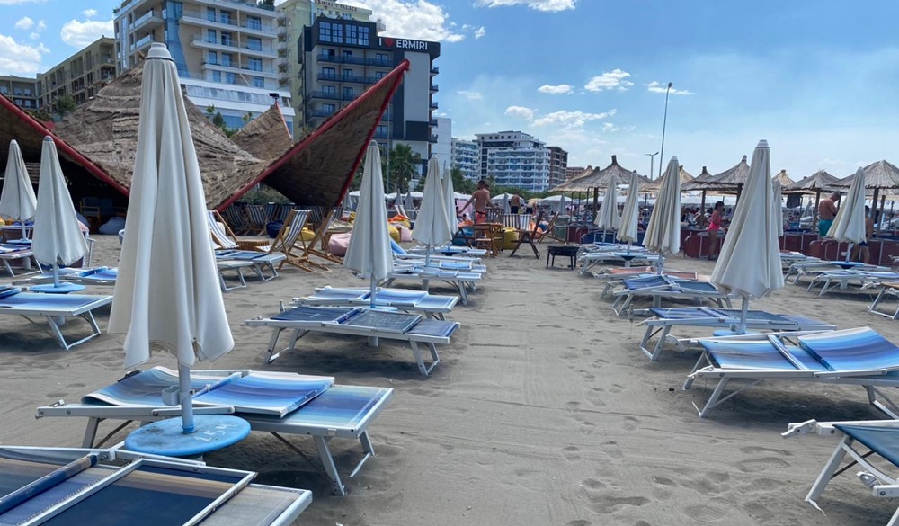 Rritja e cmimeve dhe renia e euros, boshatiset plazhi i Shengjinit
